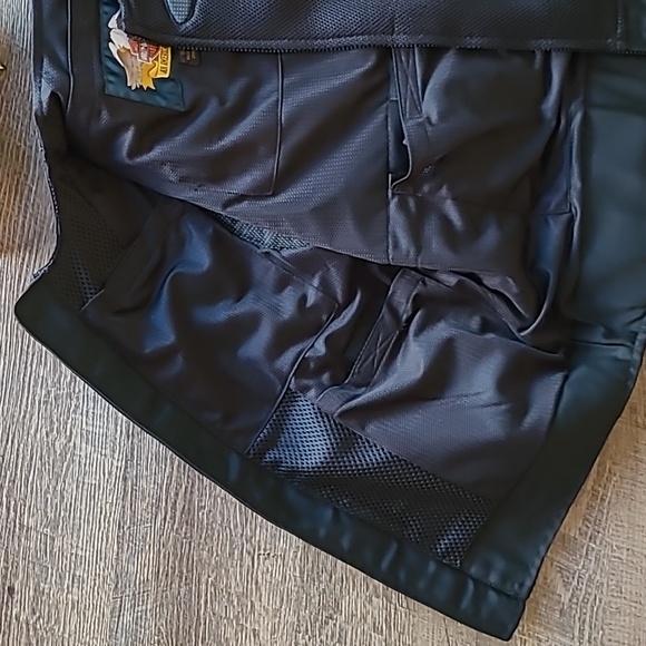 Harley-Davidson Mesh Cooling Vest - Picture 7 of 16